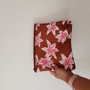 Fighting Eel lily clutch